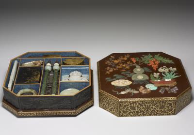 图片[3]-Octagonal lacquered box with decor of appreciating antiquities. 18th -19 th century, Qing dynasty.-China Archive